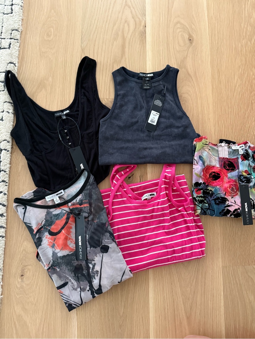 Fashion Nova sz Small top shirt lot
